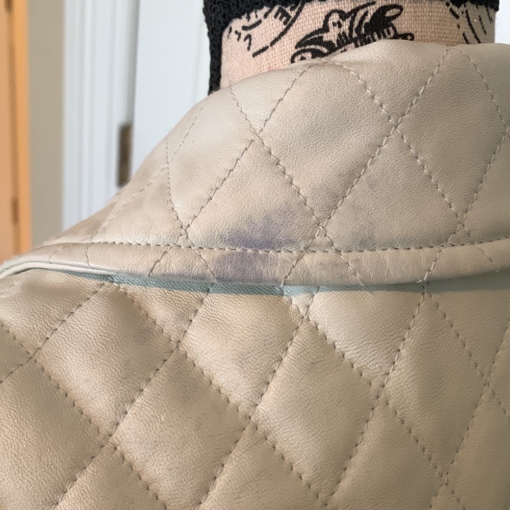 Neiman Marcus, lambskin quilted leather jacket/coat, off-white. Size S - Picture 5 of 9